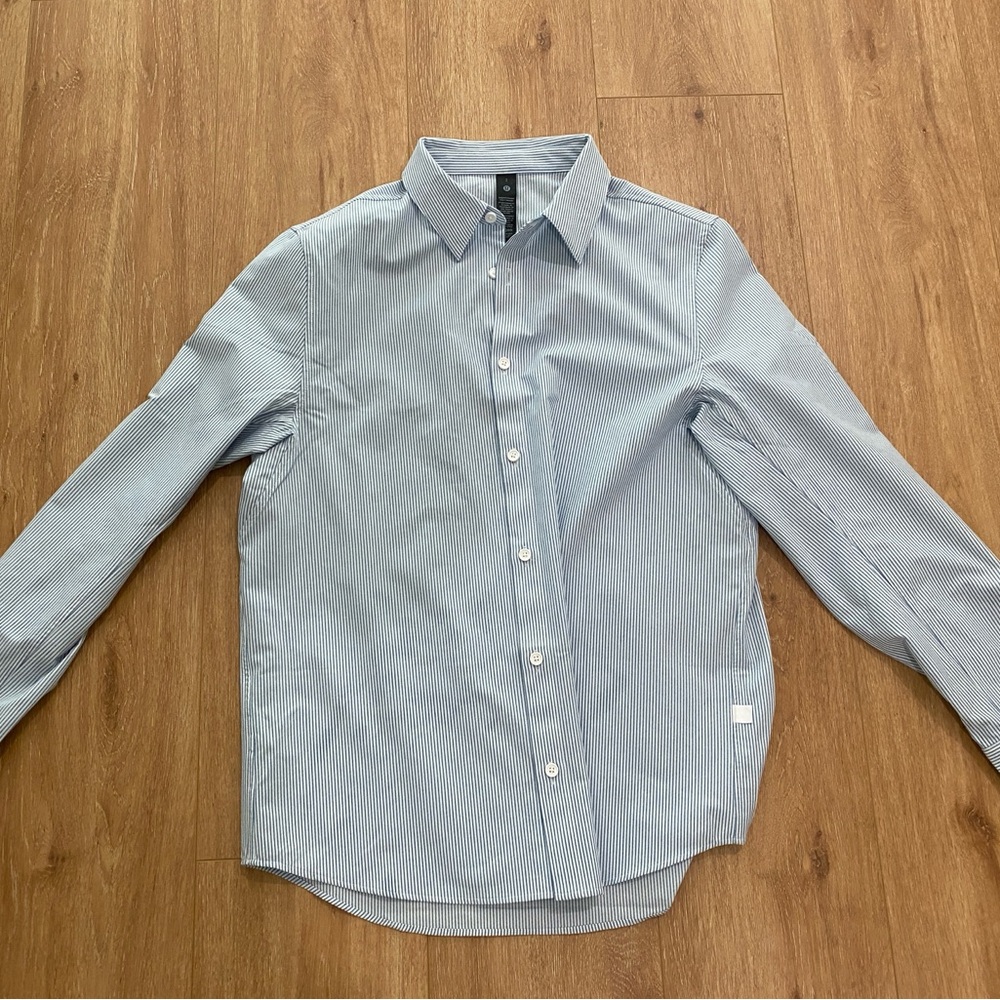 Lululemon New Venture classic fit shirt, S